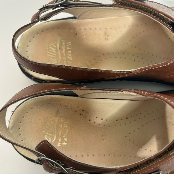 Fidelio Women's Hallux Fabia Bunion Relief Adjustable Sandal - Picture 11 of 16